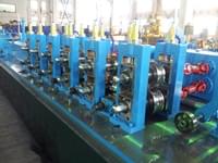 焊管設(shè)備與客戶近距離接觸